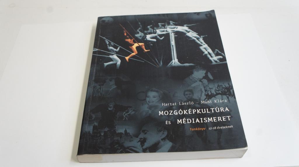 Hartai László-Muhi Klára: Mozgóképkultúra és Médiaismeret ; Korona Kiadó 1998.